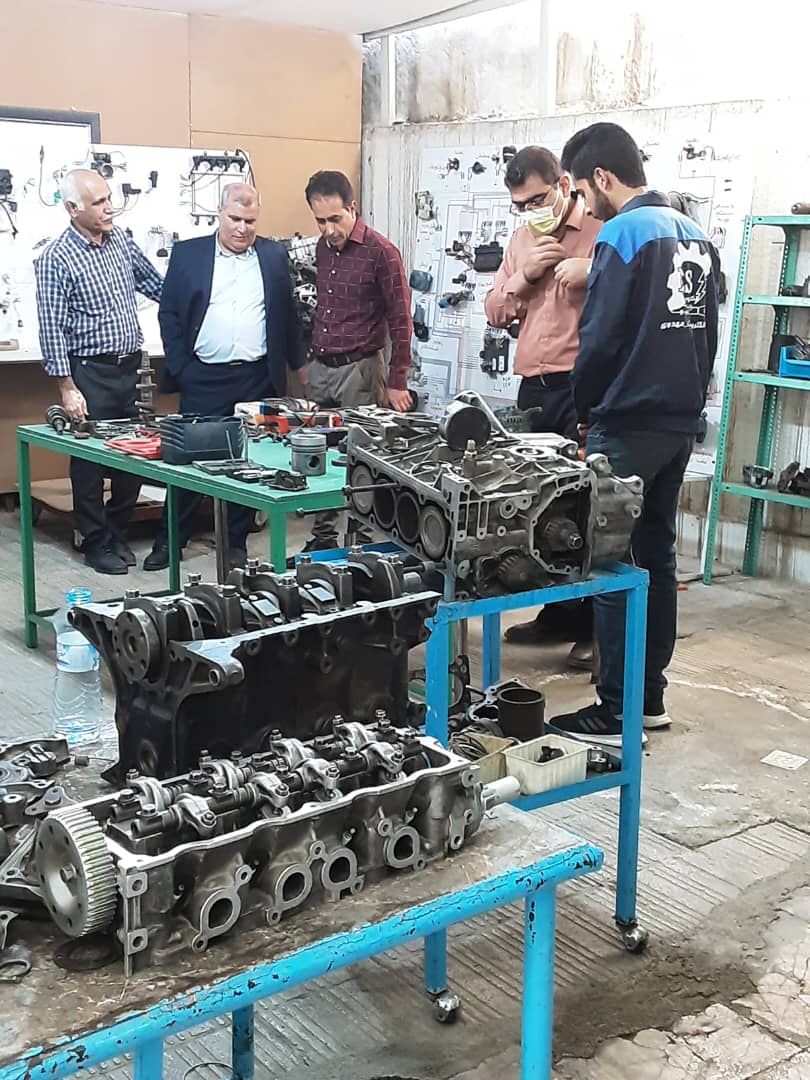 برگزار کننده دوره های المپیاد جوانان  با حضور کارشناسان فنی و حرفه ای